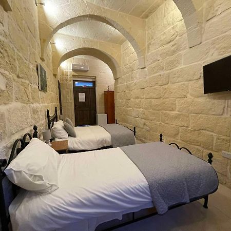 The Cloisters Bed And Breakfast Xagħra Dış mekan fotoğraf
