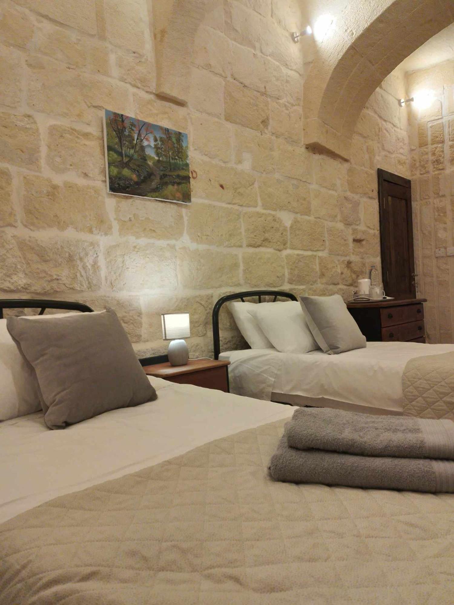 The Cloisters Bed And Breakfast Xagħra Dış mekan fotoğraf