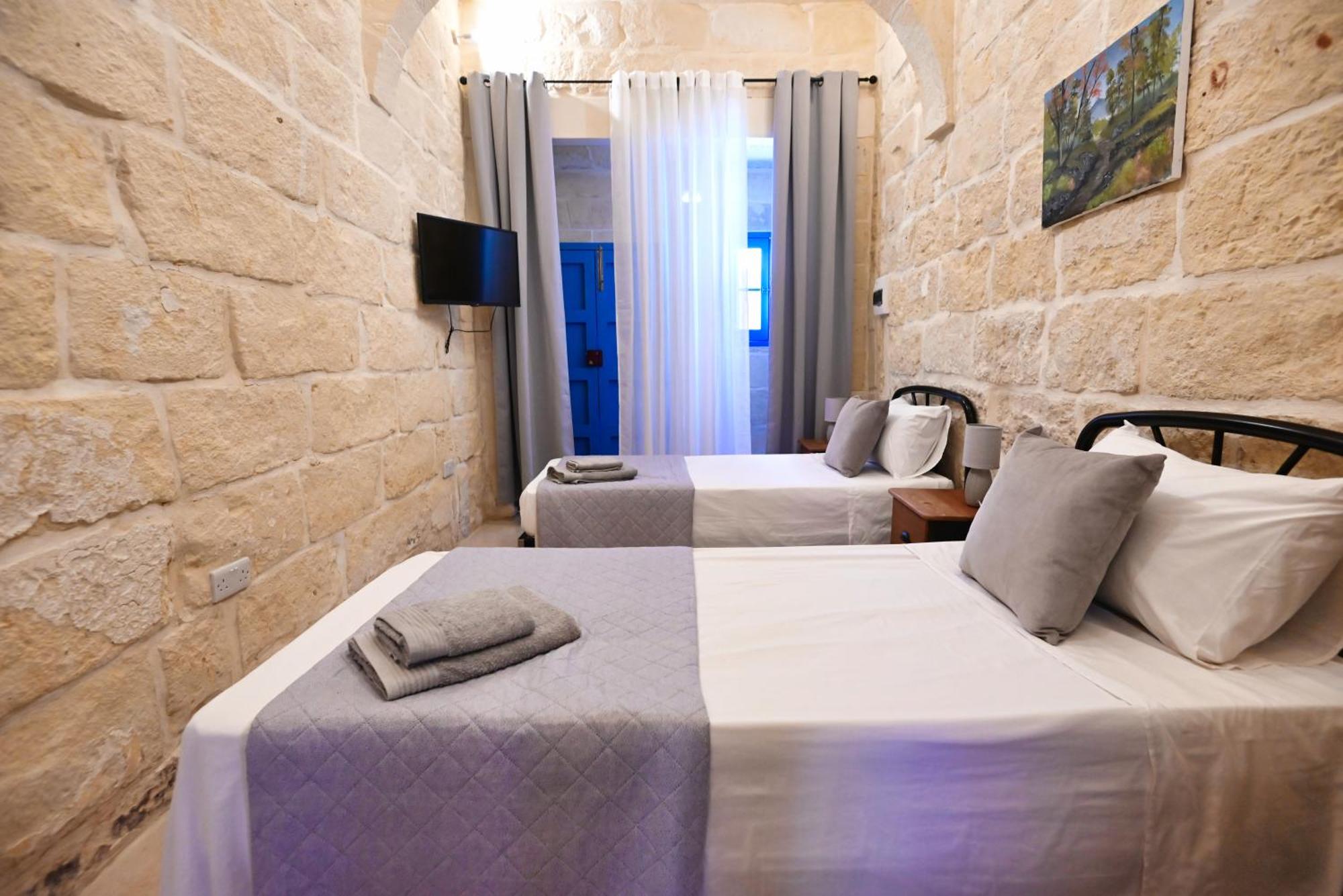 The Cloisters Bed And Breakfast Xagħra Dış mekan fotoğraf