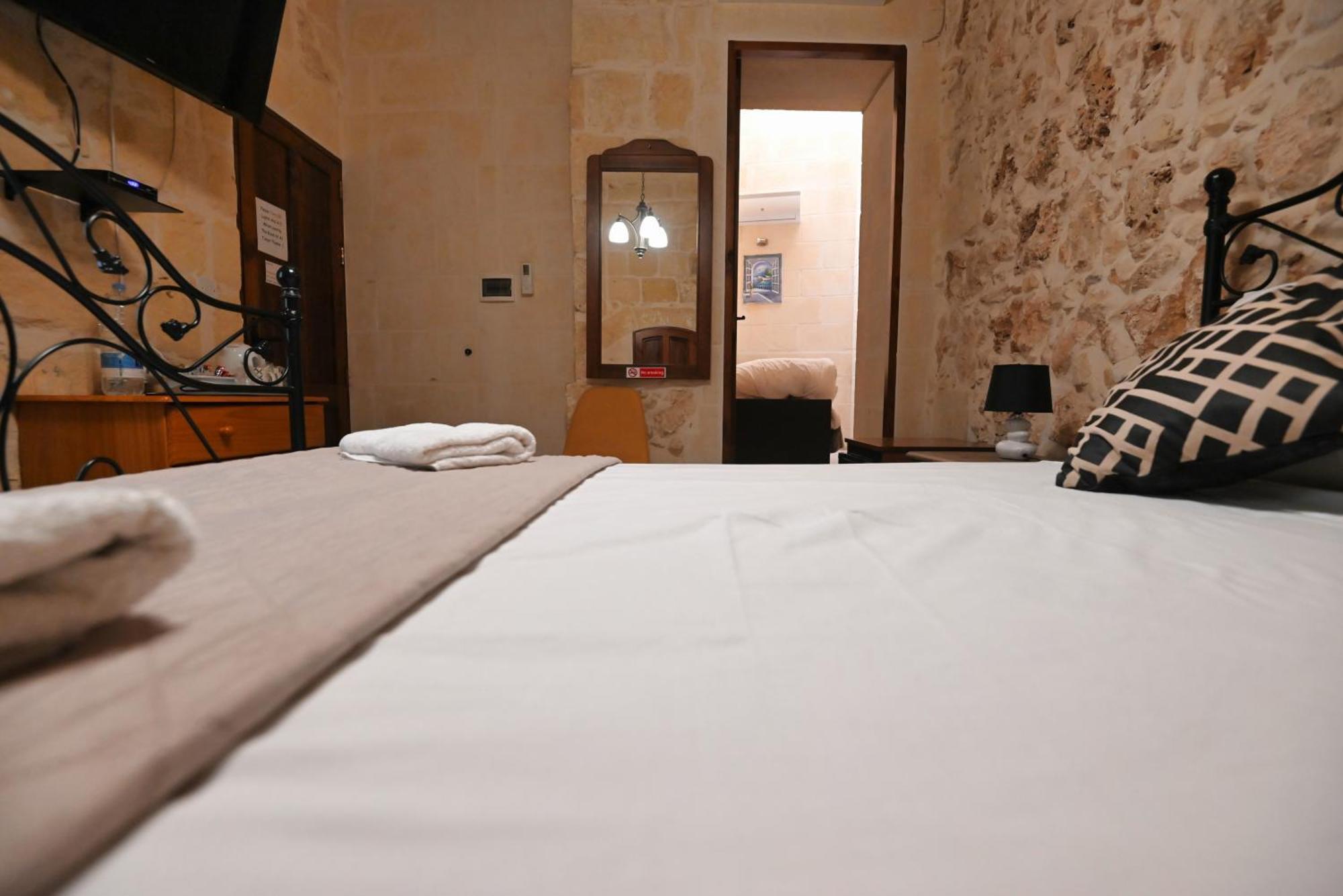 The Cloisters Bed And Breakfast Xagħra Dış mekan fotoğraf