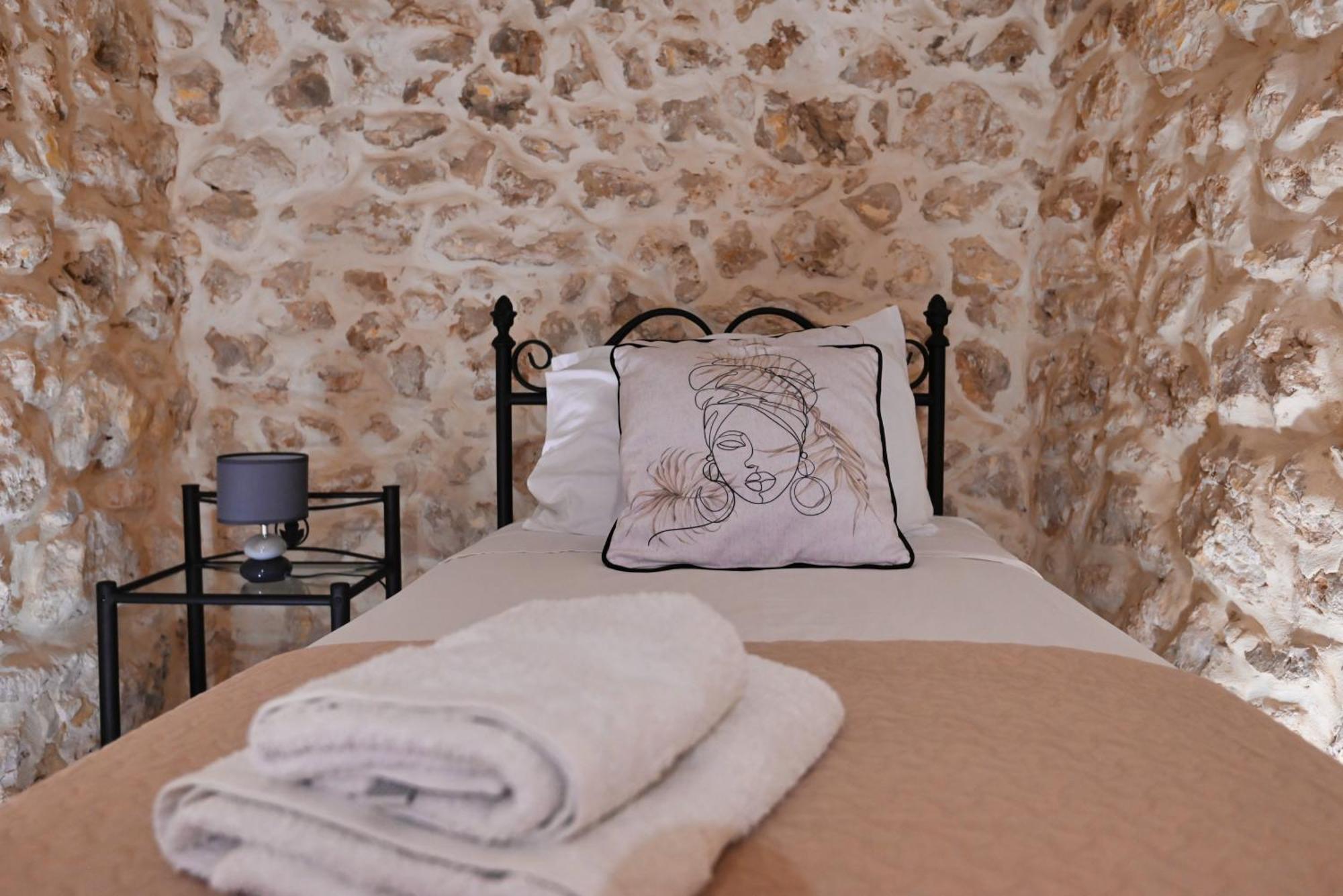 The Cloisters Bed And Breakfast Xagħra Dış mekan fotoğraf