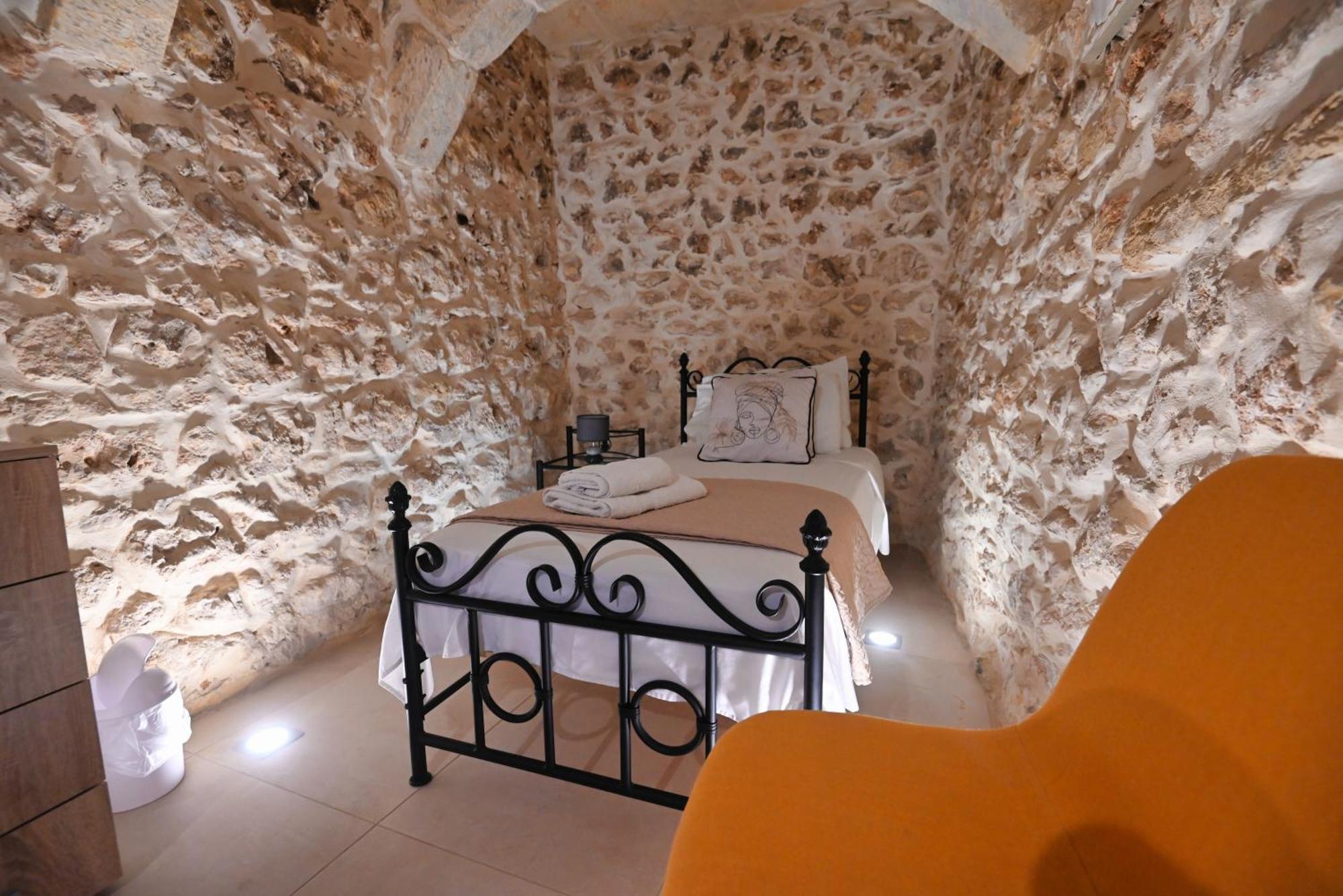 The Cloisters Bed And Breakfast Xagħra Dış mekan fotoğraf