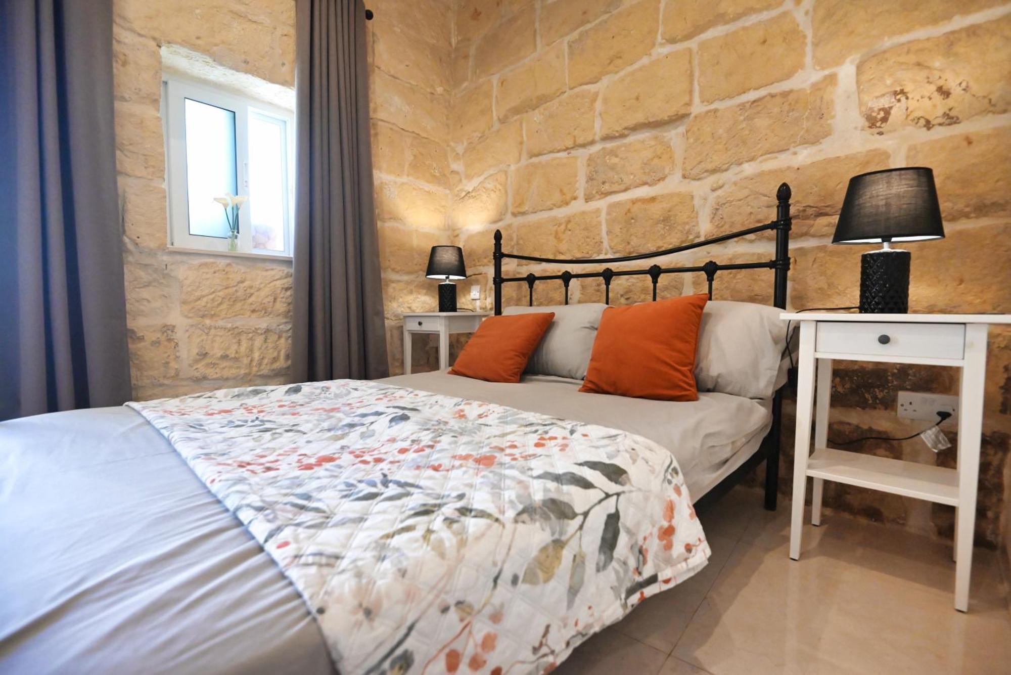 The Cloisters Bed And Breakfast Xagħra Dış mekan fotoğraf