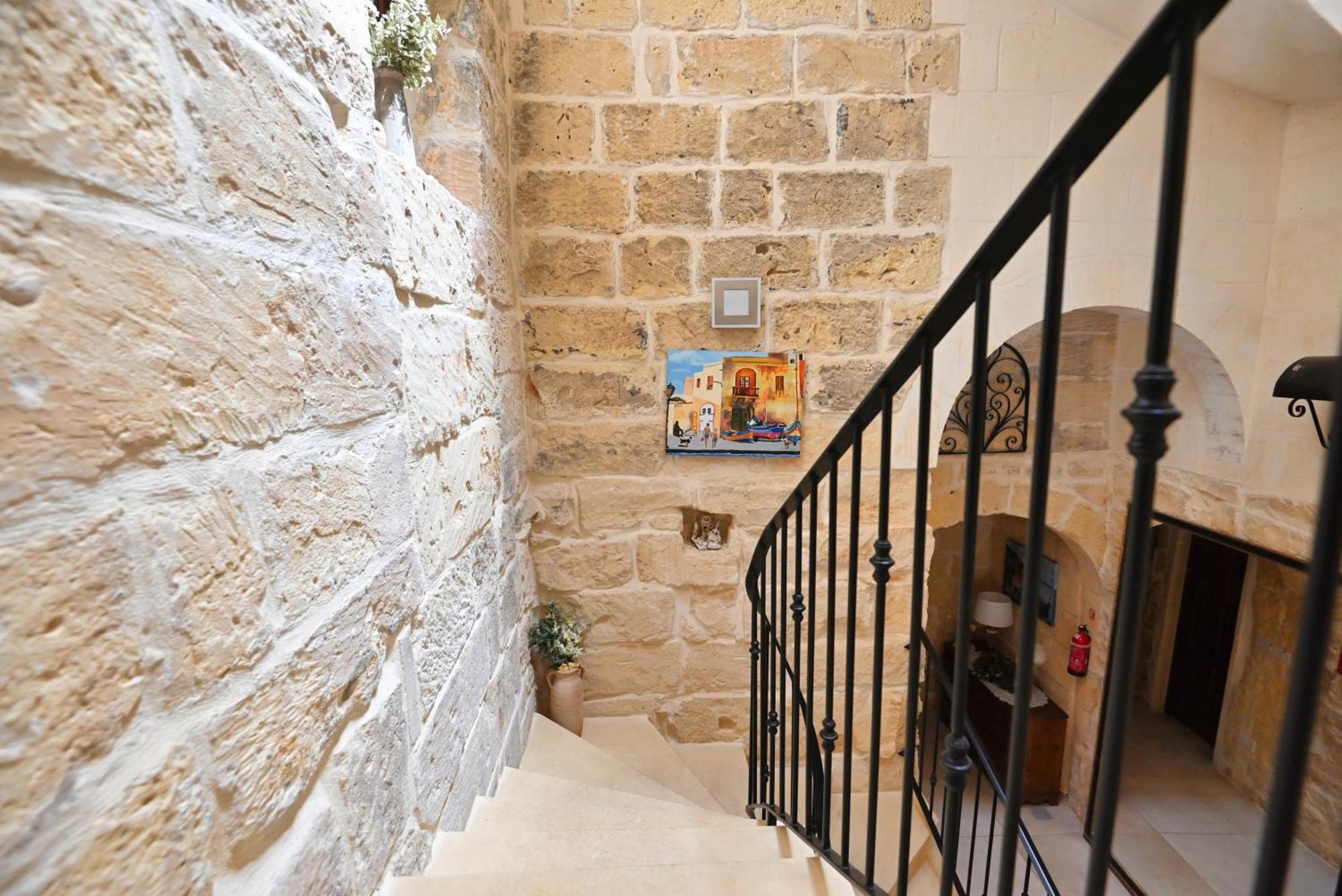 The Cloisters Bed And Breakfast Xagħra Dış mekan fotoğraf