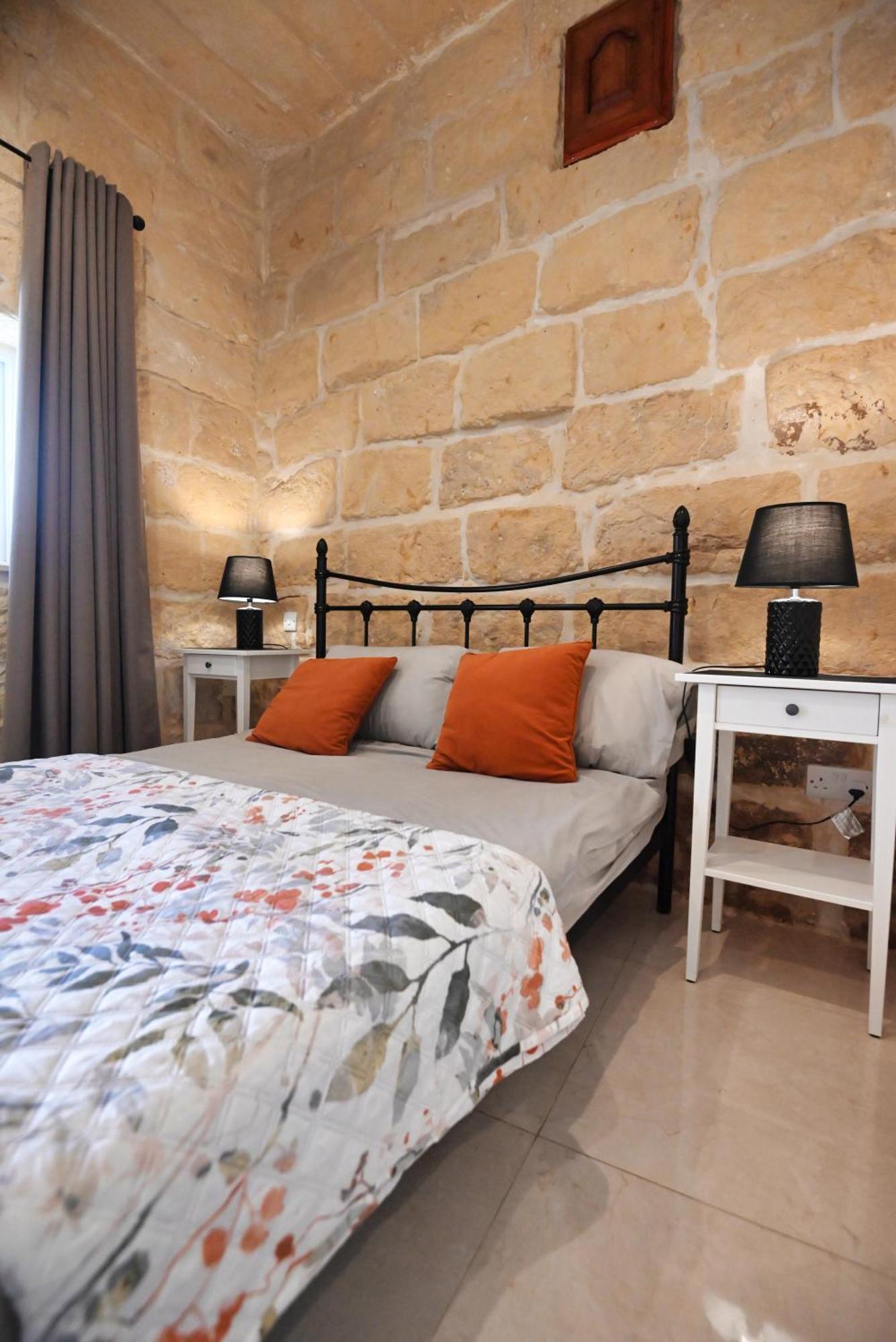 The Cloisters Bed And Breakfast Xagħra Dış mekan fotoğraf