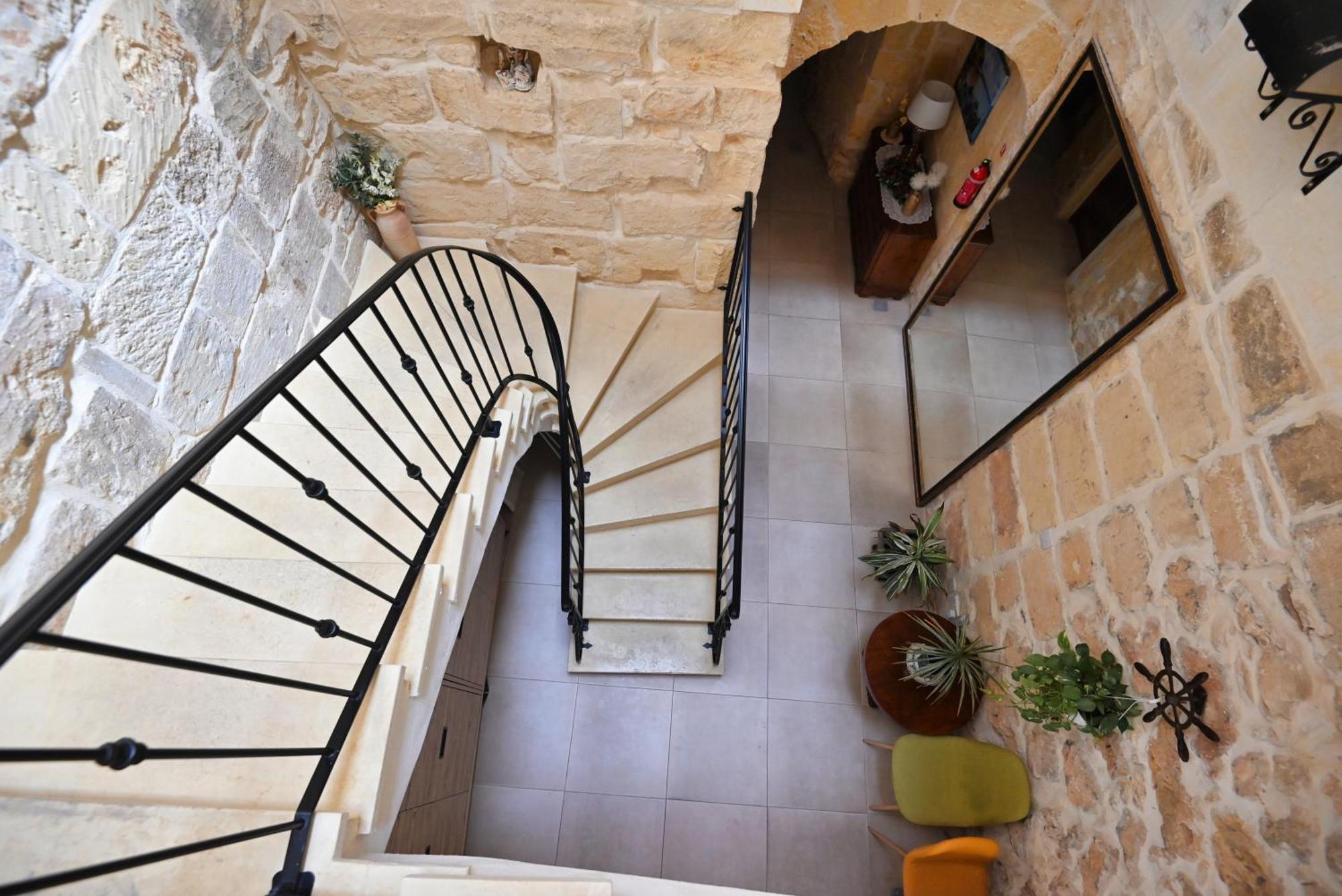 The Cloisters Bed And Breakfast Xagħra Dış mekan fotoğraf