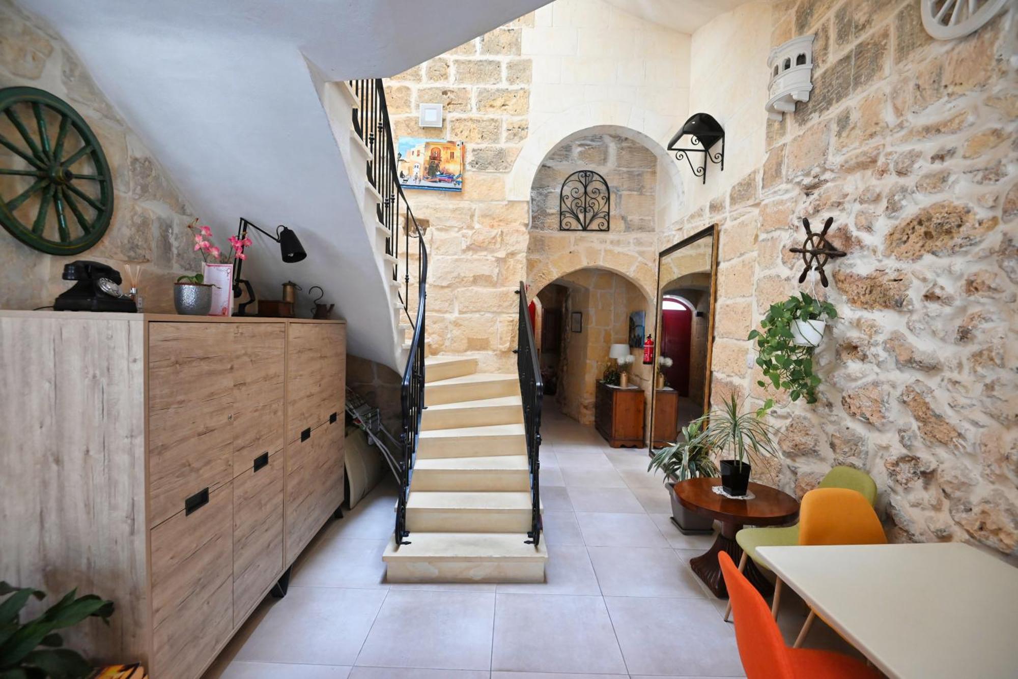 The Cloisters Bed And Breakfast Xagħra Dış mekan fotoğraf