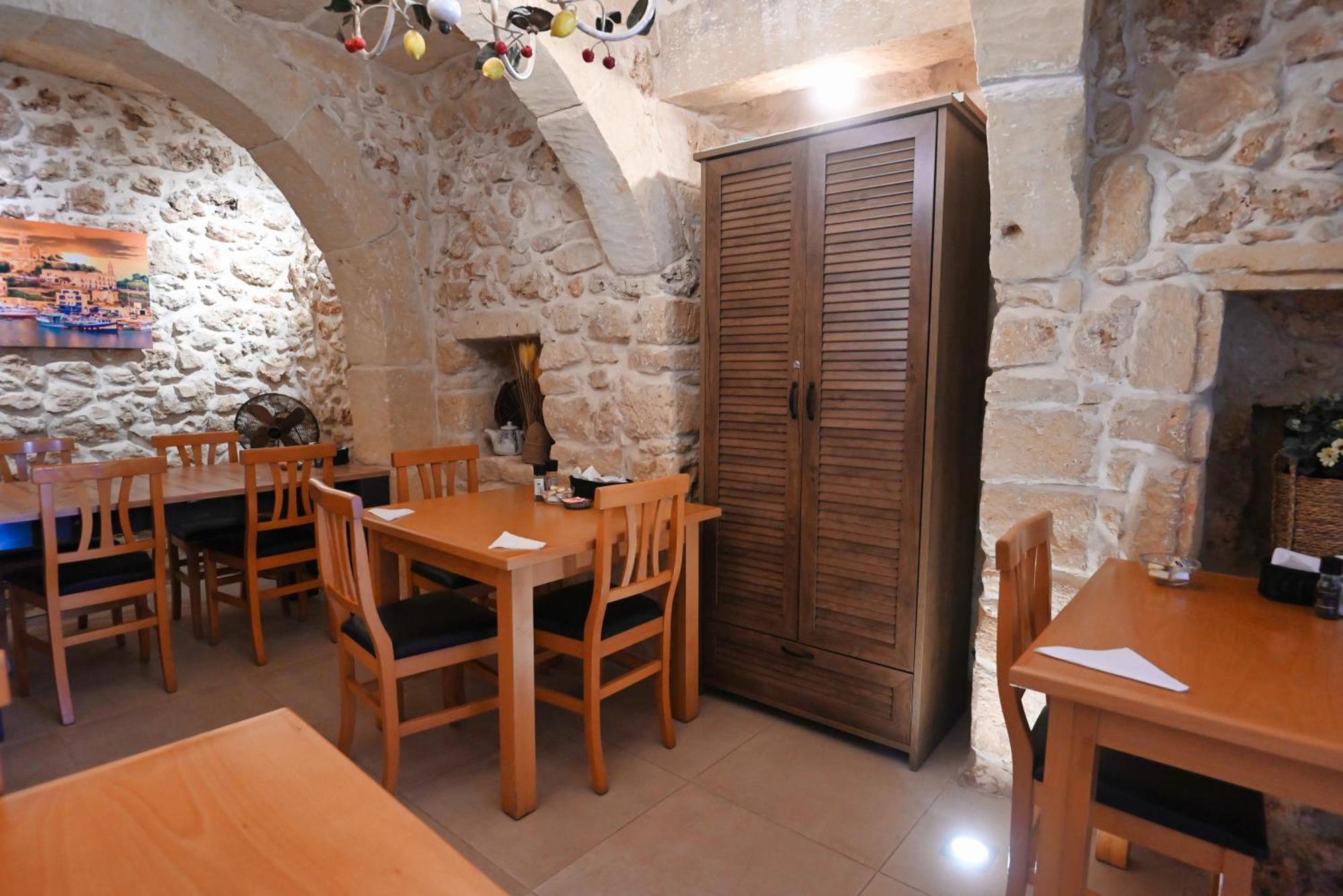 The Cloisters Bed And Breakfast Xagħra Dış mekan fotoğraf