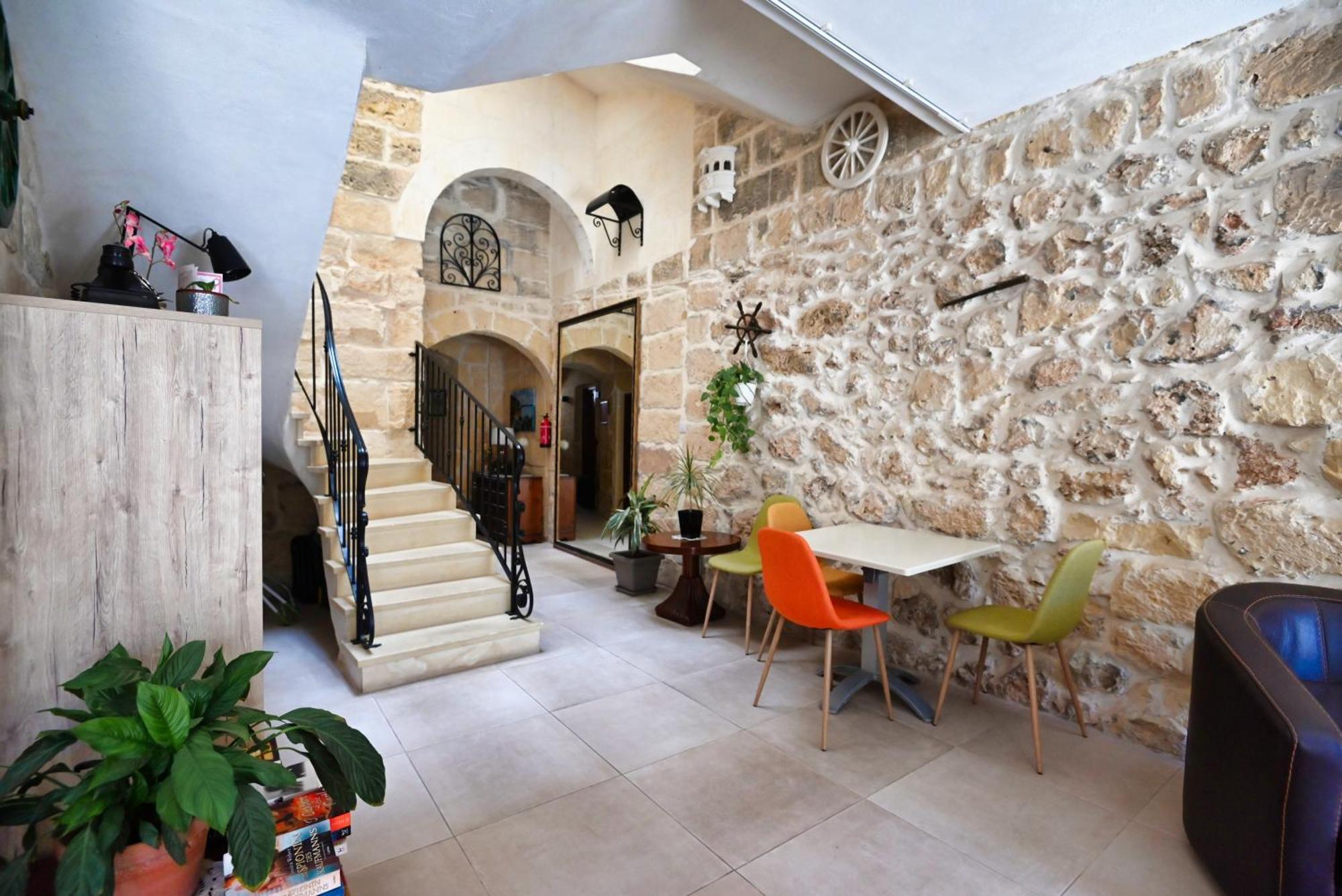 The Cloisters Bed And Breakfast Xagħra Dış mekan fotoğraf